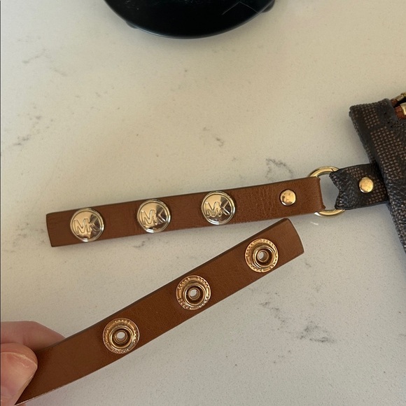 Michael Kors Dark Brown Crossbody belt Bag with gold chain link hardware - Picture 12 of 12